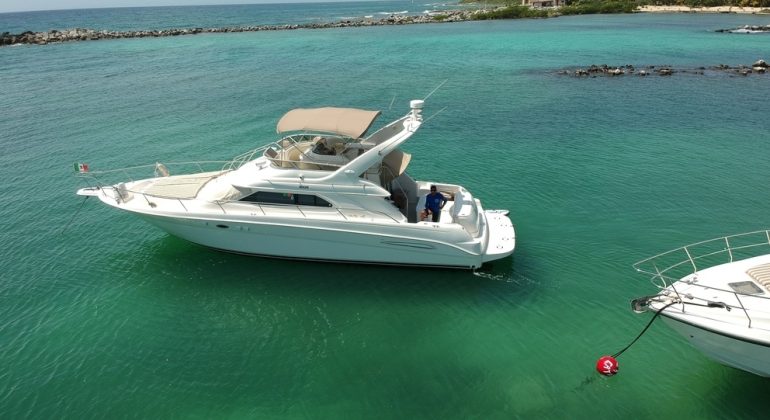 Sea Ray Yacht