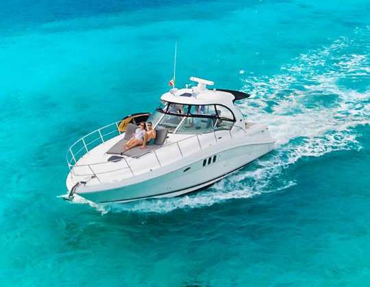 40 ft Sea Ray motor yacht Cozumel