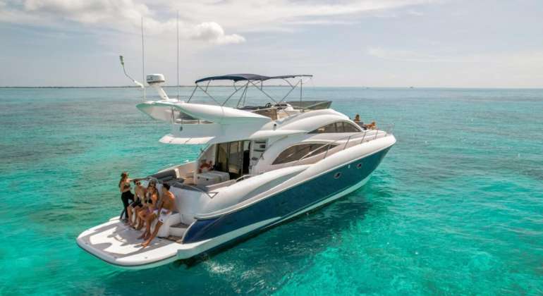 60 Ft Sunseeker Manhattan Yacht Rental in Tulum