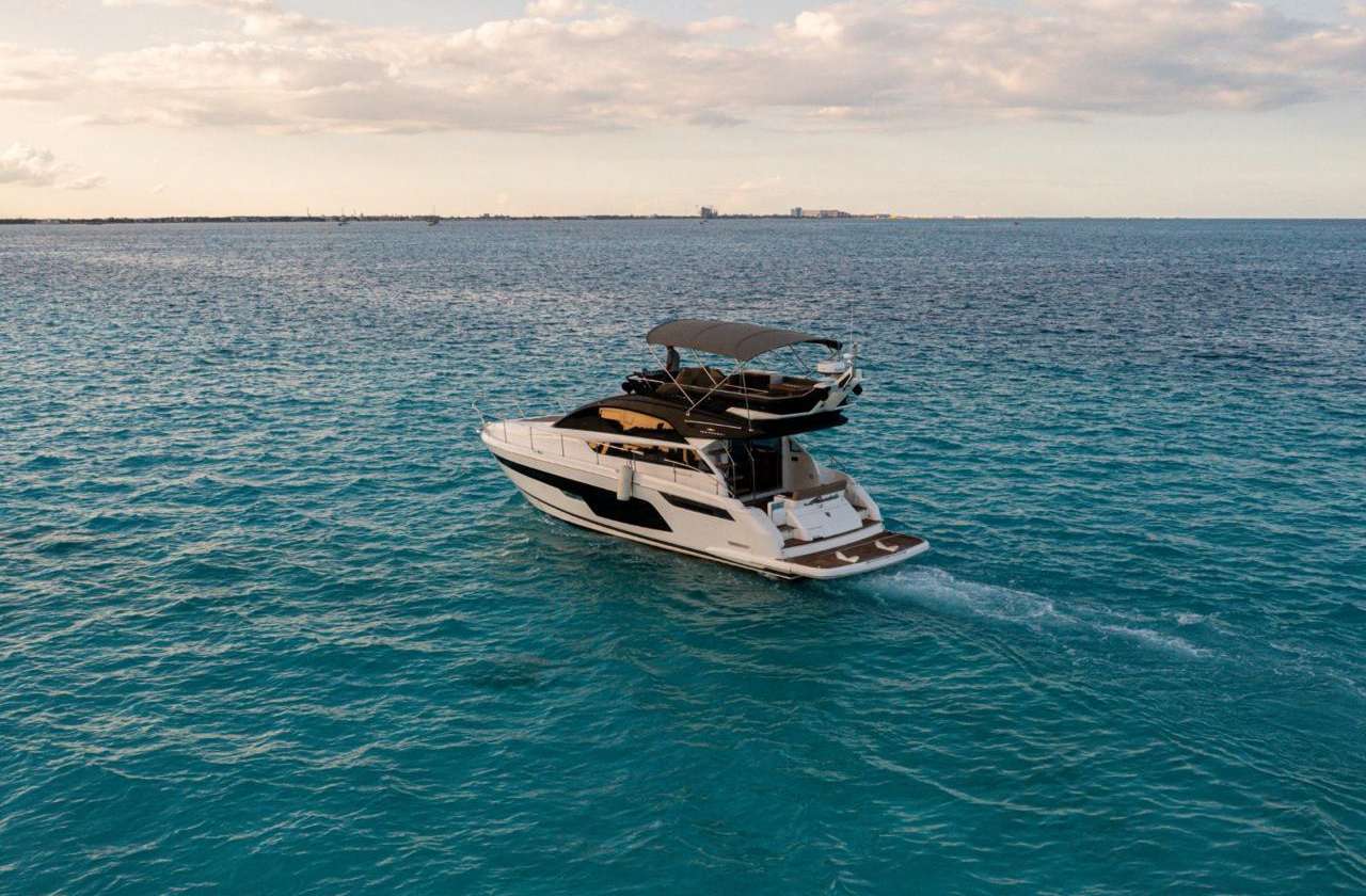 Fairline 50 Yacht Rental in Cancun – Luxury Private Yacht Tours and Snorkeling