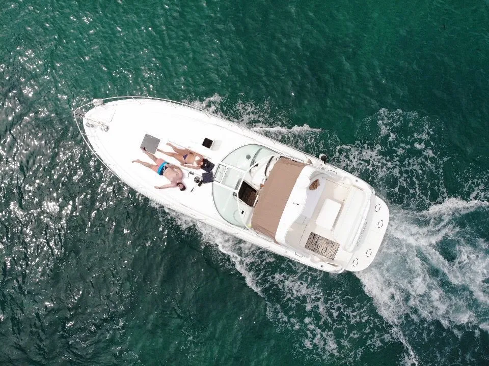 SeaRay 35 Yacht Rental in Cancun